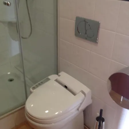 Vehi 2* كاذاكيس