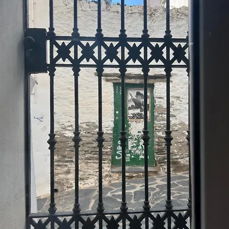 Vehi Hotel 2*